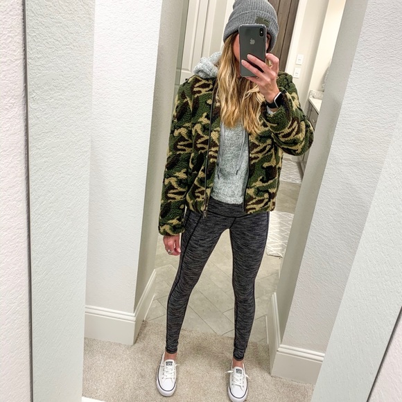 NWT Sanctuary Camo Teddy Bear Sherpa Bomber Jacket - Picture 1 of 8